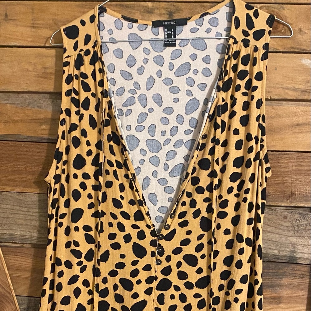 FOREVER 21 Romper. Super cute. Size M